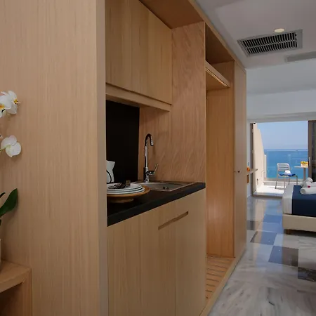 Archipelagos Aparthotel 4*